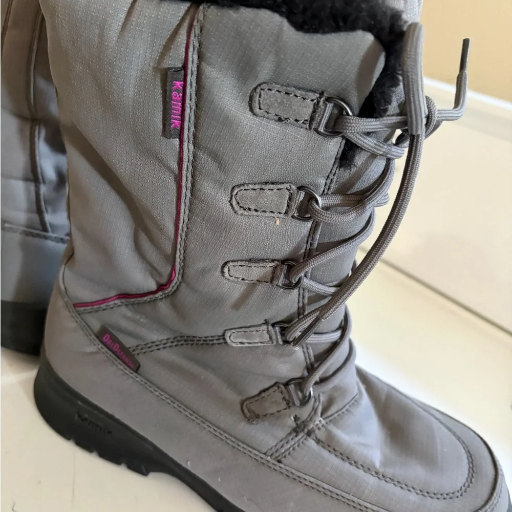 Kamik Women's Taupe Winter Boots with Pink Logo size 8
